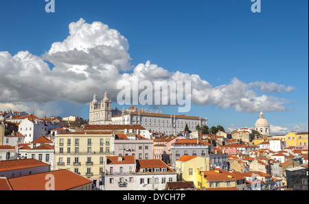 Blick auf Lissabon und Kloster von São Vicente de Fora, Portugal Stockfoto