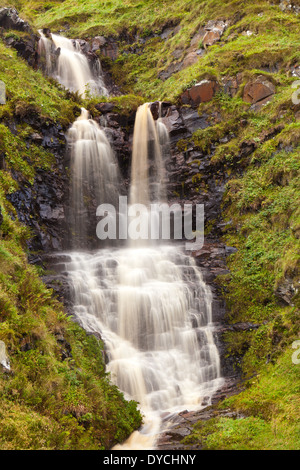 Wasserfälle auf der Insel Runde in Herøy Kommune, Møre Og Romsdal Fylke, an der West Küste von Norwegen. Stockfoto