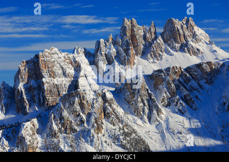 Alpen Alpen-Panorama Blick Berg Berge massiv Bergpanorama Croda da Lago Dolomiten Europa Klippe Rock Cliff Felsen n Stockfoto