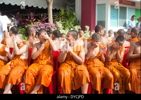 Bangkok, Thailand - Mönche Songkran Festival, Thai Neujahr feiern Stockfoto