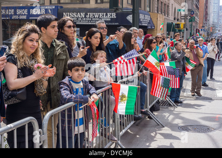 Iranisch-Amerikaner und Unterstützer bei der 11. jährlichen persischen Parade an der Madison Avenue in New York Stockfoto
