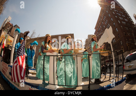 Iranisch-Amerikaner und Unterstützer bei der 11. jährlichen persischen Parade an der Madison Avenue in New York Stockfoto