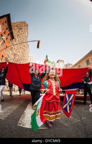 Iranisch-Amerikaner und Unterstützer bei der 11. jährlichen persischen Parade an der Madison Avenue in New York Stockfoto