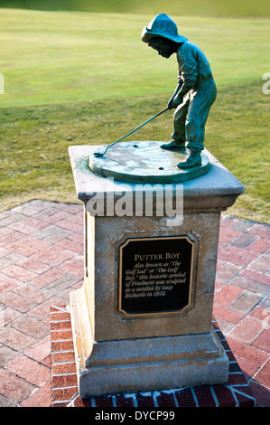 Die "Putter Boy" Sonnenuhr Skulptur im Pinehurst Resort and Country Club in Pinehurst, North Carolina Stockfoto