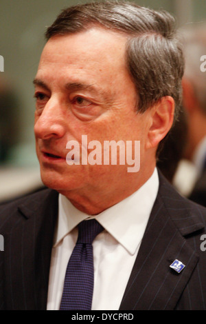 MARIO DRAGHI (Präsident European Central Bank) besucht ein informelles Treffen der Minister für Wirtschaft und Finanzen in der Zappeion Hall in Athen. Europäischen Finanzminister der Eurozone treffen und Pressekonferenzen heute in Athen zu halten Stockfoto