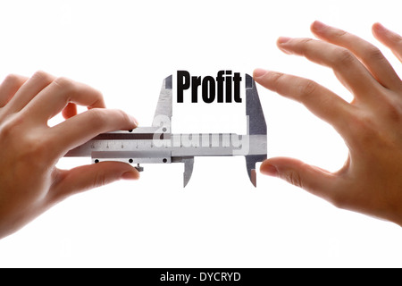 Schuss von einem Bremssattel messen das Wort "Gewinn" hautnah. Stockfoto