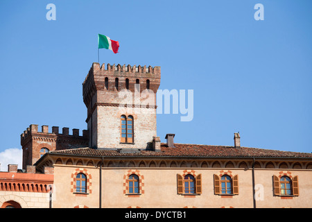 Burg, Dorf Barolo, Cuneo, Langhe, Piemont, Italien, Europa Stockfoto