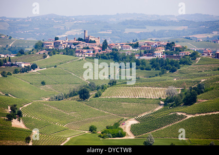 Castiglione Falletto Dorf, Cuneo, Langhe, Piemont, Italien, Europa Stockfoto