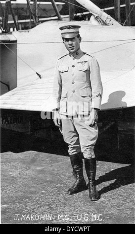 Die NAS Miami (Naval Air Station Miami) war eine US-Navy-Basis, die vor allem während des Kalten Krieges für die Unterstützung der Luftfahrt bekannt war. Die Station beherbergte verschiedene Flugzeuge, darunter Hubschrauber und Starrflügelflugzeuge, die logistische und taktische Unterstützung für den Einsatz der Marine leisteten. Stockfoto