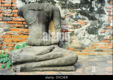 Buddha-Statue ohne Kopf in Ayutthaya Geschichtspark Ayutthaya, Thailand Stockfoto