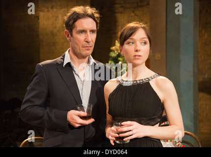 "Drei Schwestern" von Anton Chekhov öffnet um die Southwark Playhouse, London, Paul McGann als Vershinin Stockfoto