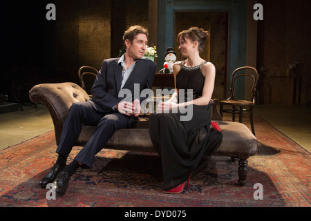 "Drei Schwestern" von Anton Chekhov öffnet um die Southwark Playhouse, London, Paul McGann als Vershinin Stockfoto