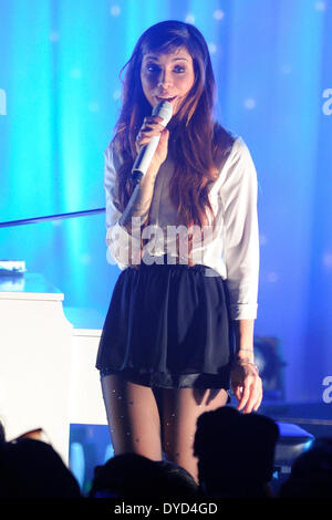 Toronto, Kanada. 14. April 2014. Christina Perri führt eine ausverkaufte verkauft in Torontos Danforth Music Hall während der Kopf oder Herzen TOUR bei der Förderung von ihrem neuesten Albums "Kopf oder Herz". Bildnachweis: EXImages/Alamy Live-Nachrichten Stockfoto