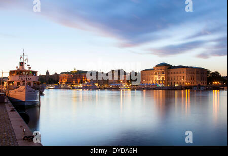 Södra Blasieholmshamnen Boulevard, Grand Hotel, Bolinderska Palatset Palast, schwedischen Nationalmuseum, Stockholm, Stockholms Stockfoto