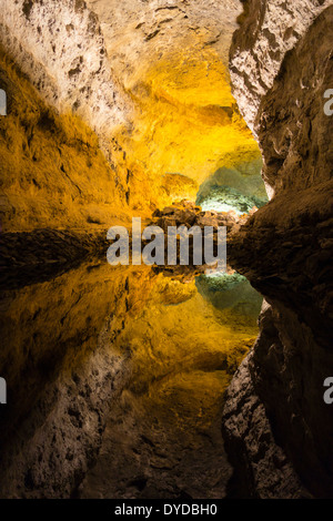 Spanien, Lanzarote, Haria. Cueva de Los Verdes, gebildet durch den Lavastrom von der Eruption des Vulkans La Corona Stockfoto