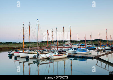 Boote am Morston an der Küste von Norfolk. Stockfoto