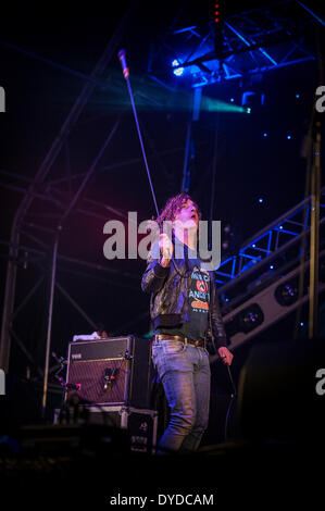 Die Pigeon Detectives spielen auf dem Brownstock Festival in Essex. Stockfoto