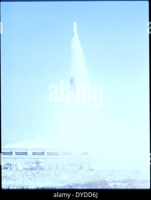 Die Atlas ICBM (Intercontinental Ballistic Missile) war die erste einsatzbereite ICBM, die von den Vereinigten Staaten während des Kalten Krieges entwickelt wurde. Sie war ein Schlüsselelement der nuklearen Abschreckungsstrategie der USA, denn ihr erster erfolgreicher Start markierte einen Meilenstein in der Raketentechnologie. Stockfoto
