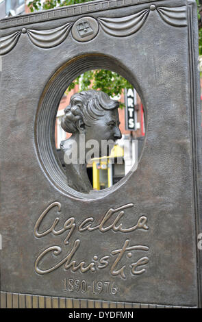 Agatha Christie-Denkmal von Ben Twiston Davies. Stockfoto