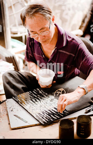 Hand-Handwerksbetrieb in Ho-Chi-Minh-Stadt. Stockfoto