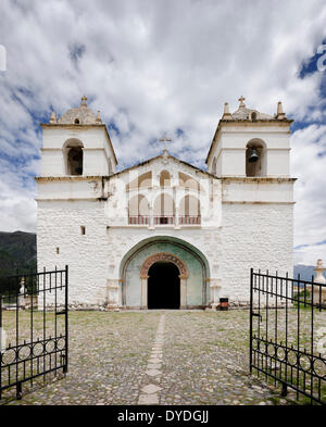 Kirche von Maca Maca Dorf in den Colca-Tal, das nördlich von Arequipa ist. Stockfoto