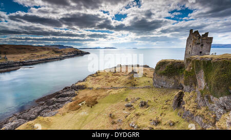 Ein Blick in Richtung Gylen Castle auf der Insel Kerrera. Stockfoto