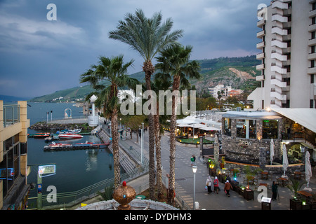 Tiberias durch den See Genezareth - See Tiberias, Israel. Stockfoto