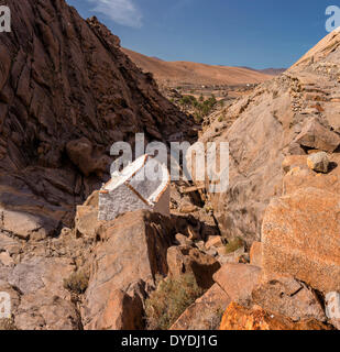 Spanien Europa Fuerteventura Kanaren Vego de Rio Palmas Barranco de Las Penitas Ermita De La Pena Kirche Kloster Sommer h Stockfoto