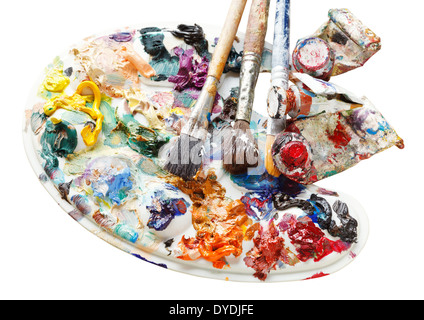 verwendet künstlerische Palette mit Ölen, Pinsel und Rohre isoliert auf weißem Hintergrund Stockfoto