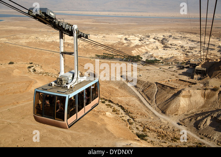 Seilbahn auf die Festung Masada am Rande der Judäischen Wüste, Israel. Stockfoto