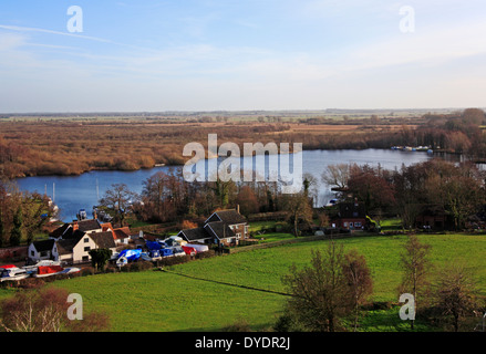 Ein Blick auf Malthouse breit aus dem Turm der Kirche am Ranworth, Norfolk, England, Vereinigtes Königreich. Stockfoto