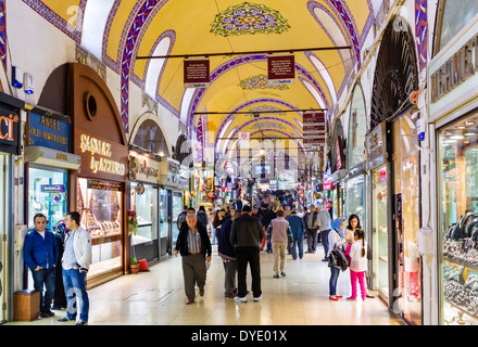 Der ältere Teil des Grand Bazaar (Kapaliçarsi), Istanbul, Türkei Stockfoto