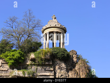 Temple De La Sibylle im Parc des Buttes Chaumont in Paris, Frankreich. Stockfoto