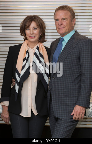 US-amerikanische Schauspielerin Anne Archer posiert mit ihrem Ehemann Terry Jastrow Stockfoto