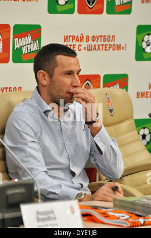 Darijo Srna trifft sich mit den Fans während der Pressekonferenz Stockfoto