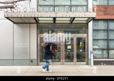 Das Schomburg Center for Research in Black Culture im 515 Malcolm X Boulevard, New York City. Stockfoto