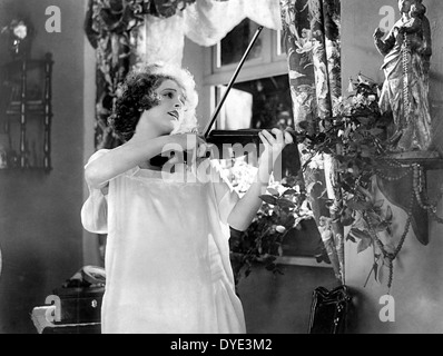 Mady Christen am Set des Films, "Ein Walzertraum", 1925 Stockfoto