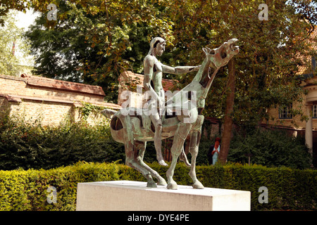 Statue von einem der vier Reiter der Apokalypse, Arendts Garten, Brügge, Belgien Stockfoto