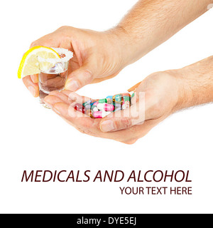 Alkohol und Tabletten Stockfoto