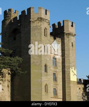 Blick auf das Schloss Warwick 2013. Die mittelalterliche Burg wurde von einem ursprünglichen von Wilhelm dem Eroberer erbaut in 1068 entwickelt. Stockfoto