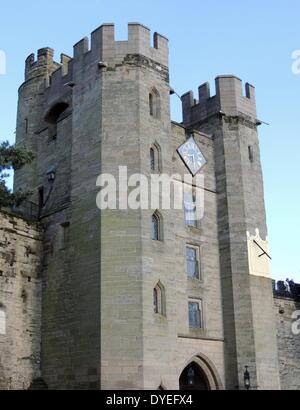Blick auf das Schloss Warwick 2013. Die mittelalterliche Burg wurde von einem ursprünglichen von Wilhelm dem Eroberer erbaut in 1068 entwickelt. Stockfoto