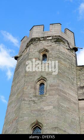 Blick auf das Schloss Warwick 2013. Die mittelalterliche Burg wurde von einem ursprünglichen von Wilhelm dem Eroberer erbaut in 1068 entwickelt. Stockfoto