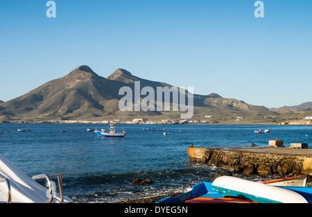 Kleiner Fischerhafen im Herzen des Naturparks Cabo de Gata, Andalusien Stockfoto