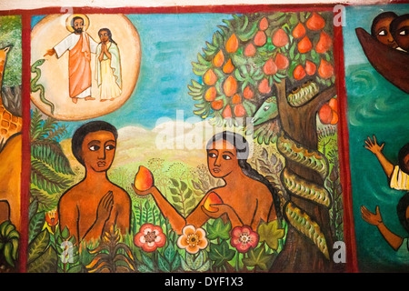 Adam und Eve Naive Malerei (äthiopische Stil) der biblischen Geschichten in einer Kirche in Kalacha Kenia Stockfoto