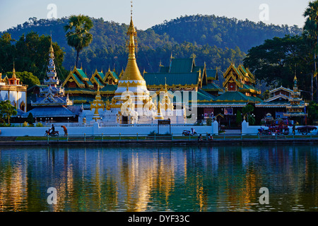 Thailand, Mae Hong Son, Wat Chong Klang auf der Nong Chong Kham Stockfoto