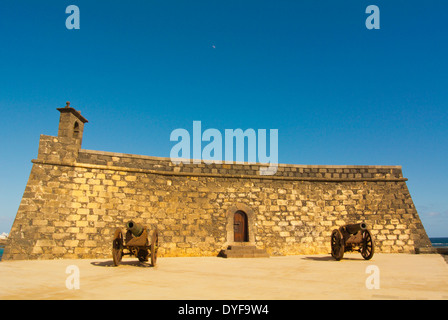 Castillo San Gabriel Burg, Gehäuse Museo de Historia de Arrifice, Stadtmuseum, Arrecife, Lanzarote, Kanarische Inseln, Spanien Stockfoto