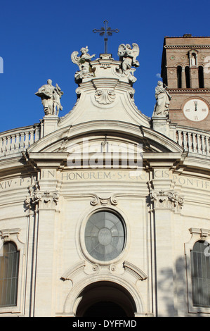 Fassade des Heiligen Kreuzes in Jerusalem Basilika in Rom, Italien Stockfoto