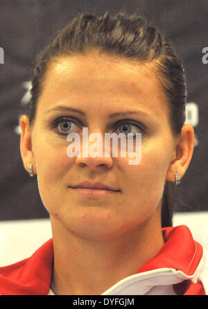 Ostrava, Tschechische Republik. 16. April 2014. Tschechische Tennisspielerin Lucie Safarova während einer Pressekonferenz vor der Fed-Cup-Halbfinale gesehen passen Tschechien Vs Italien in Ostrava, Tschechische Republik, 16. April 2014. © Jaroslav Ozana/CTK Foto/Alamy Live-Nachrichten Stockfoto