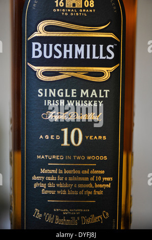 Bushmills single malt Irish Whiskey Flasche im Alter von 10 Jahren Stockfoto