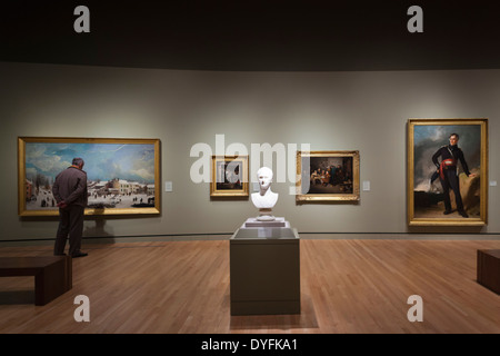 USA, Arkansas, Bentonville, Crystal Bridges Museum of American Art mit einer Büste von Alexander Hamilton von Giuseppe Ceracchi, 1794 Stockfoto